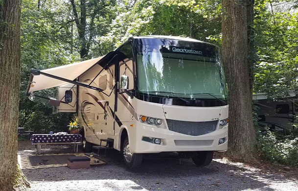 Full-hookup campsite at Adventure Bound Eagles Peak